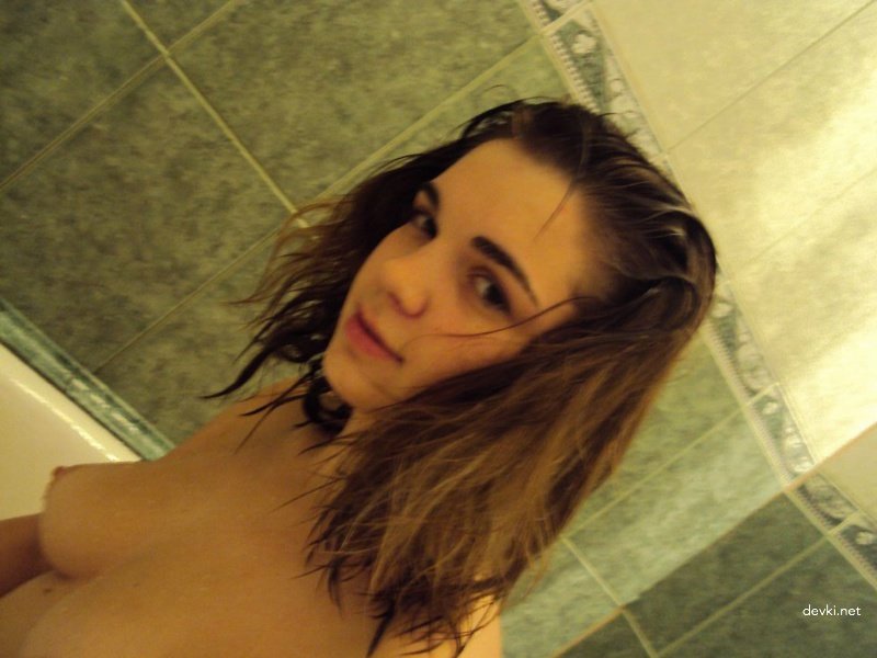 Hot Young Babe Loves Pleasuring Herself: Amateur Teen Self-Love