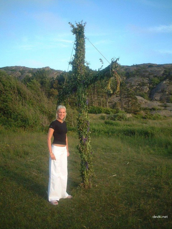 Roughly Fucked Blonde Bitch Takes Cock Deep in Hardcore Porn