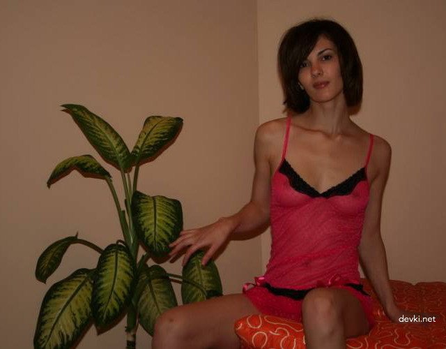 Seductive Teen Girl Exposes Herself - Amateur Explicit Photo