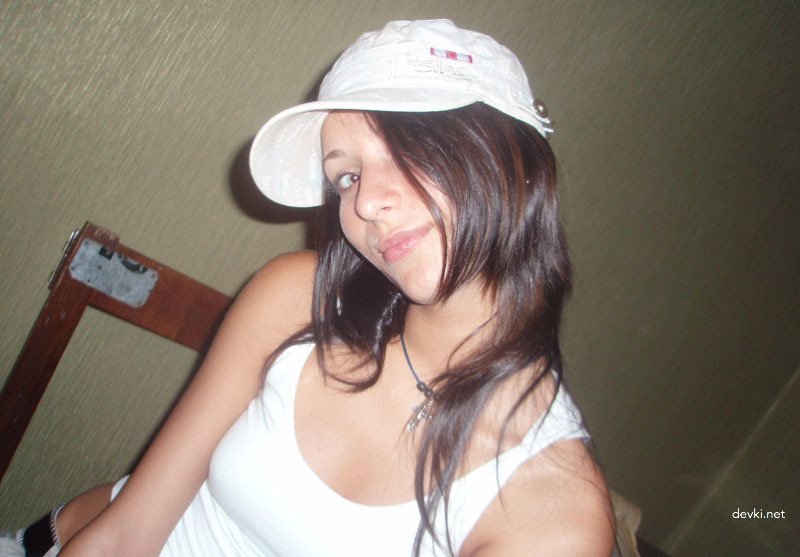 Amateur Slut Turned Model: Explicit Photo Shoot