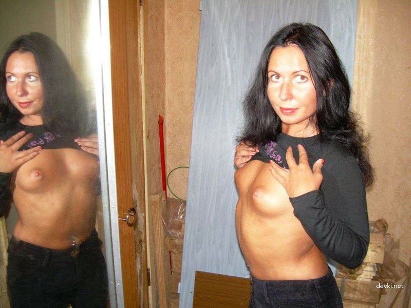 Hot MILF with Tanned Pussy - Explicit Amateur Photo