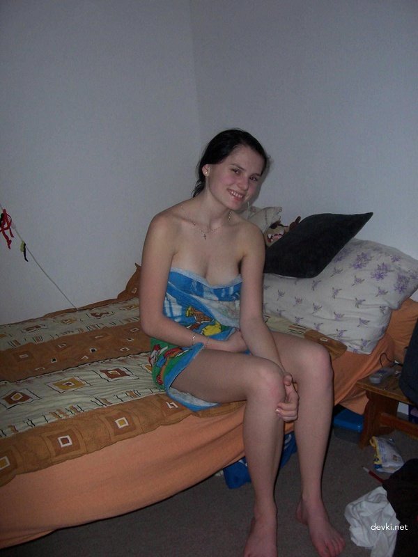 Caught my girlfriend masturbating - Amateur explicit photo