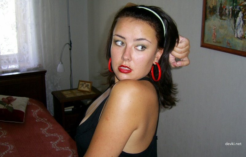 Young Secretary's Homemade Explicit Photos: Amateur XXX Collection