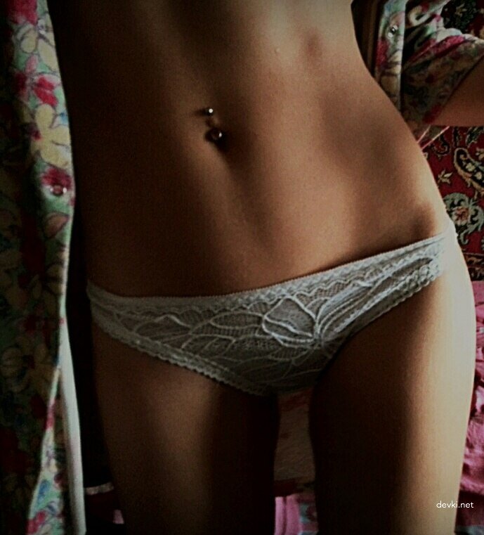 Seductive Amateur Girls with Appetizing Bodies: Explicit Photos