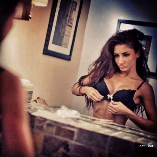 Private Erotic Amateur Photos: Uncensored Intimate Moments