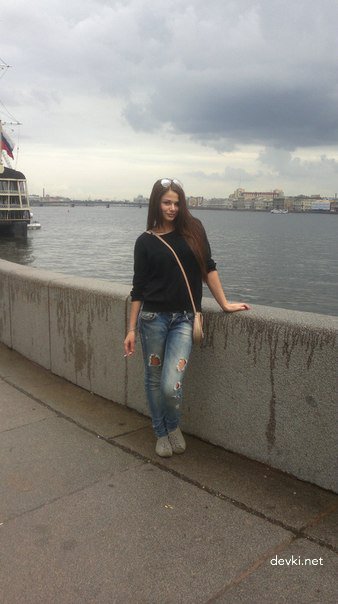 Daddy's Girl Turned Model: Explicit Amateur Photo Shoot
