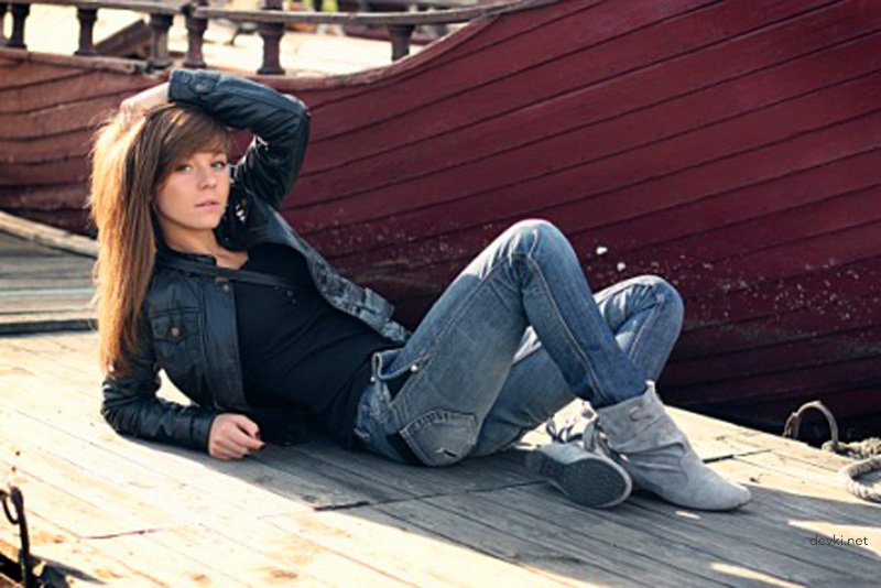 Amateur College Student Turned Model Goes Explicit in Photoshoot!