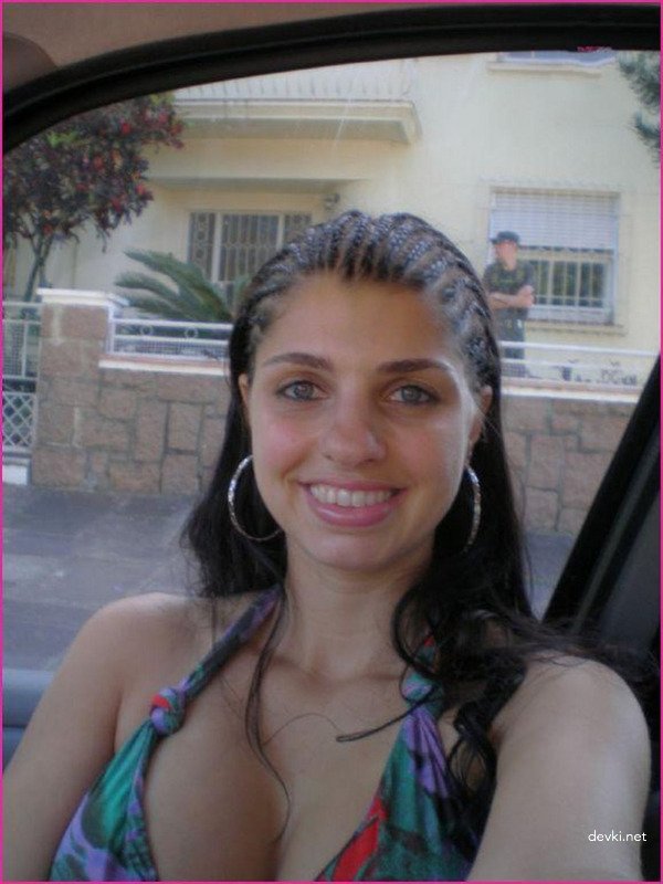 Big Tits Nude Girl on Vacation: Explicit Amateur Photo