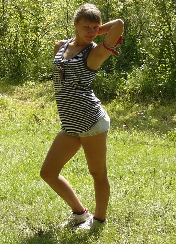 Naked Russian College Girl: Explicit Amateur Photo Shoot