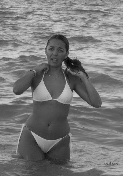 Latin Amateur Nude: Explicit Latina Girl Naked Photo