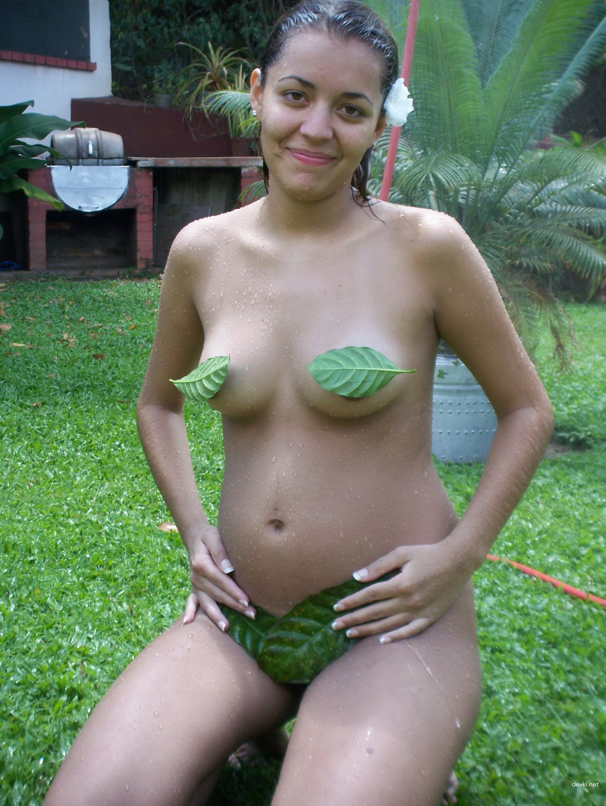Latin Amateur Nude: Explicit Latina Girl Naked Photo