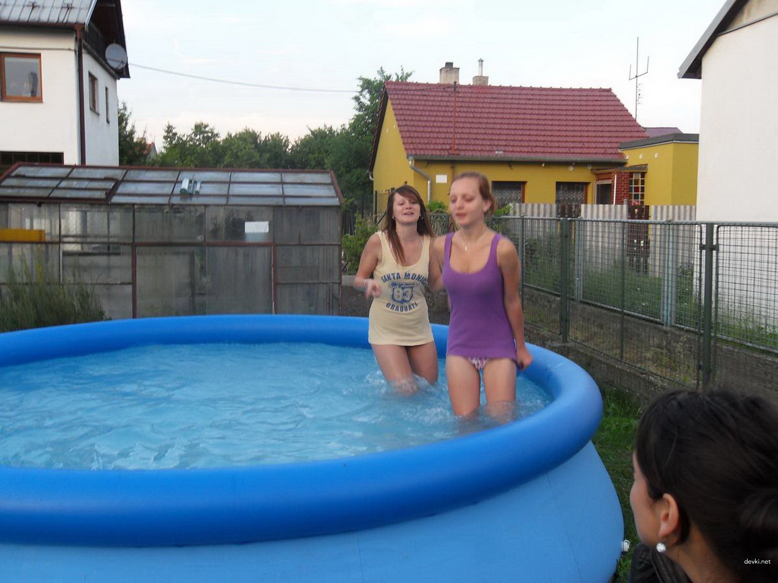 Wild Girls Party: Amateur Babes in Raunchy Night Out