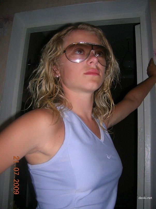 Beautiful Girl Sucking Cock: Explicit Blowjob Porn