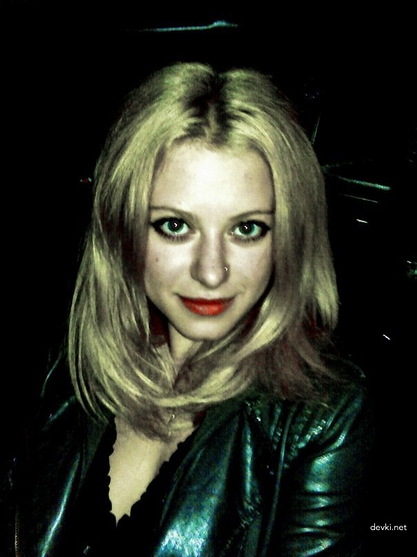 Beautiful Girl Sucking Cock: Explicit Blowjob Porn