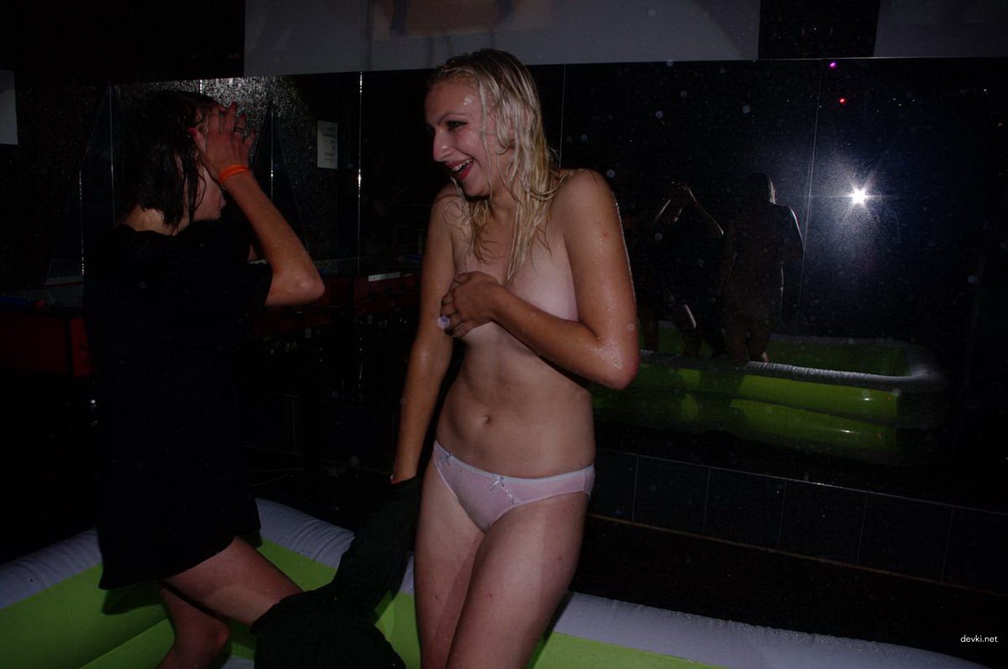 Steamy Wet Girls: Amateur Photos of Seductive Soaked Babes Exposed