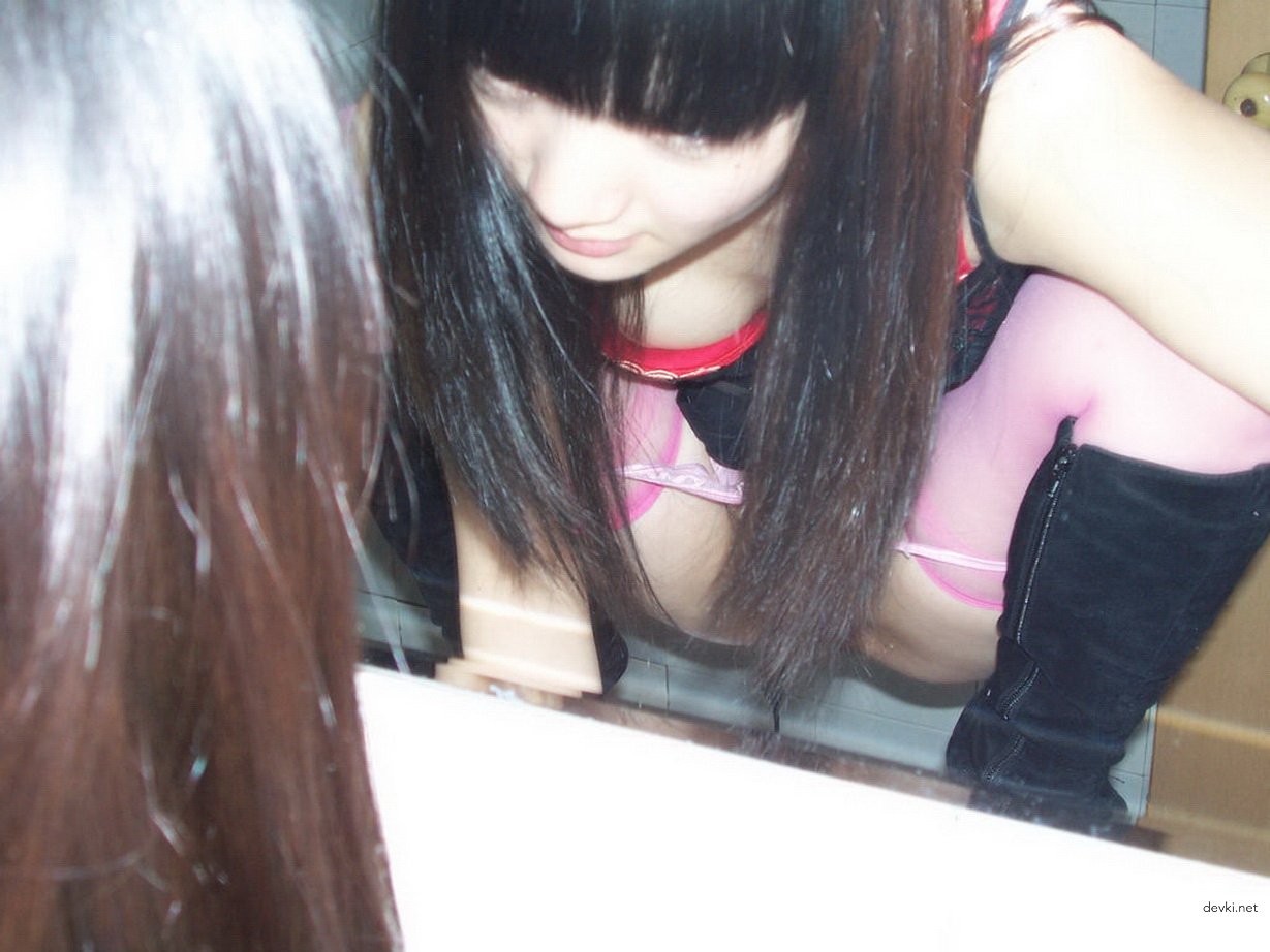 Naked Asian Shows How to Fuck - Explicit Asian Porn