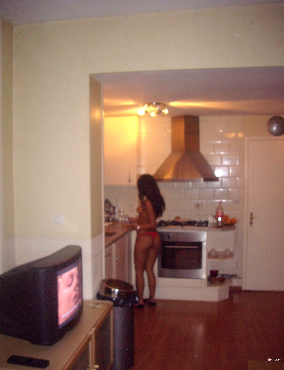 Latina Strip Tease: Amateur Naked Latina Photo