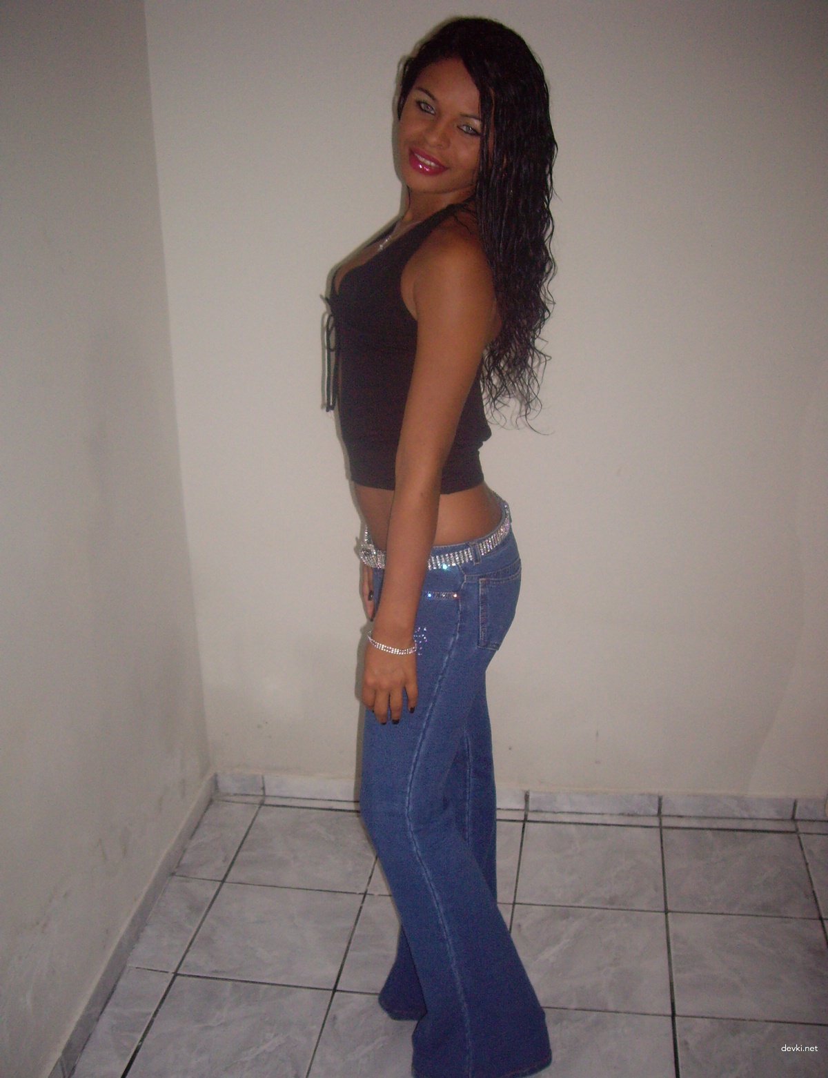 Latina Strip Tease: Amateur Naked Latina Photo