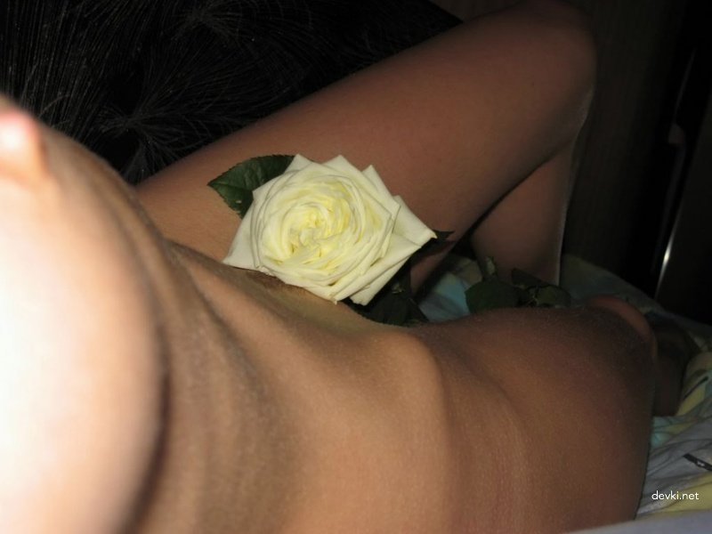 Hot Young Girl with Stunning Figure - Explicit Amateur Photo