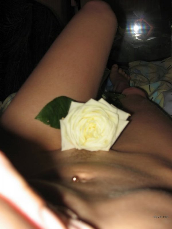 Hot Young Girl with Stunning Figure - Explicit Amateur Photo