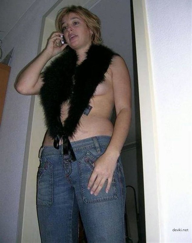 Seductive amateur girl flaunts her body in playful poses
