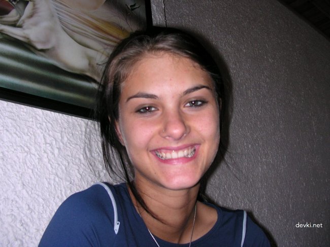 Brunette Dressed Up for Sex: Explicit Amateur Photo Session