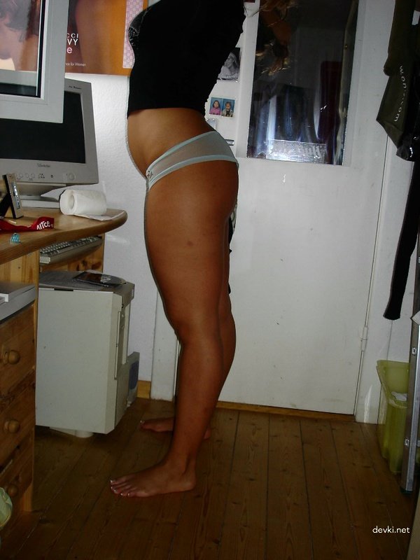 Bronzed Woman Flaunts Her Assets: Explicit Amateur Photo
