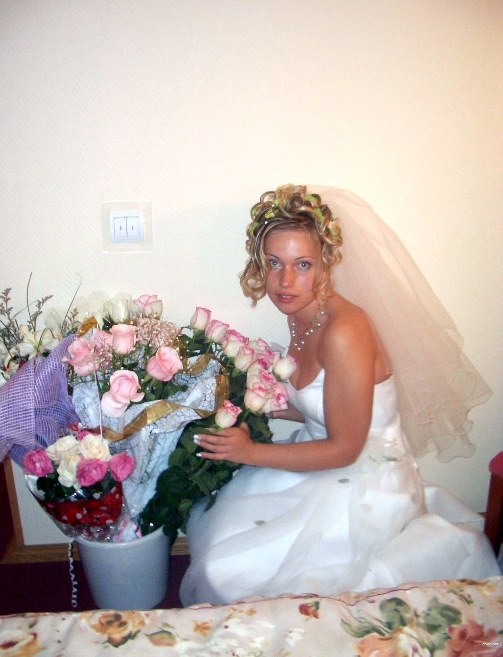 Hot woman reminisces youth - explicit amateur photo