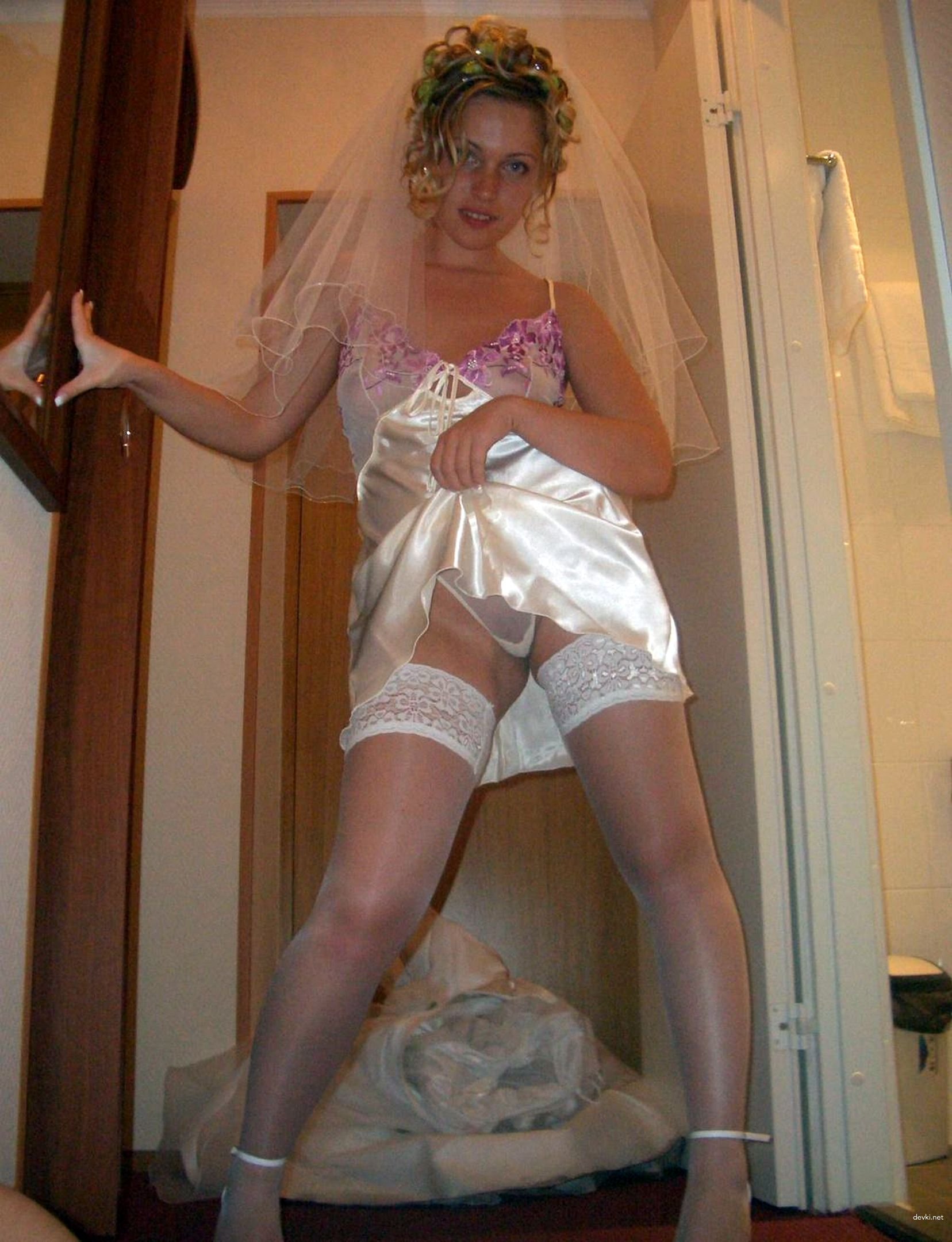 Hot woman reminisces youth - explicit amateur photo