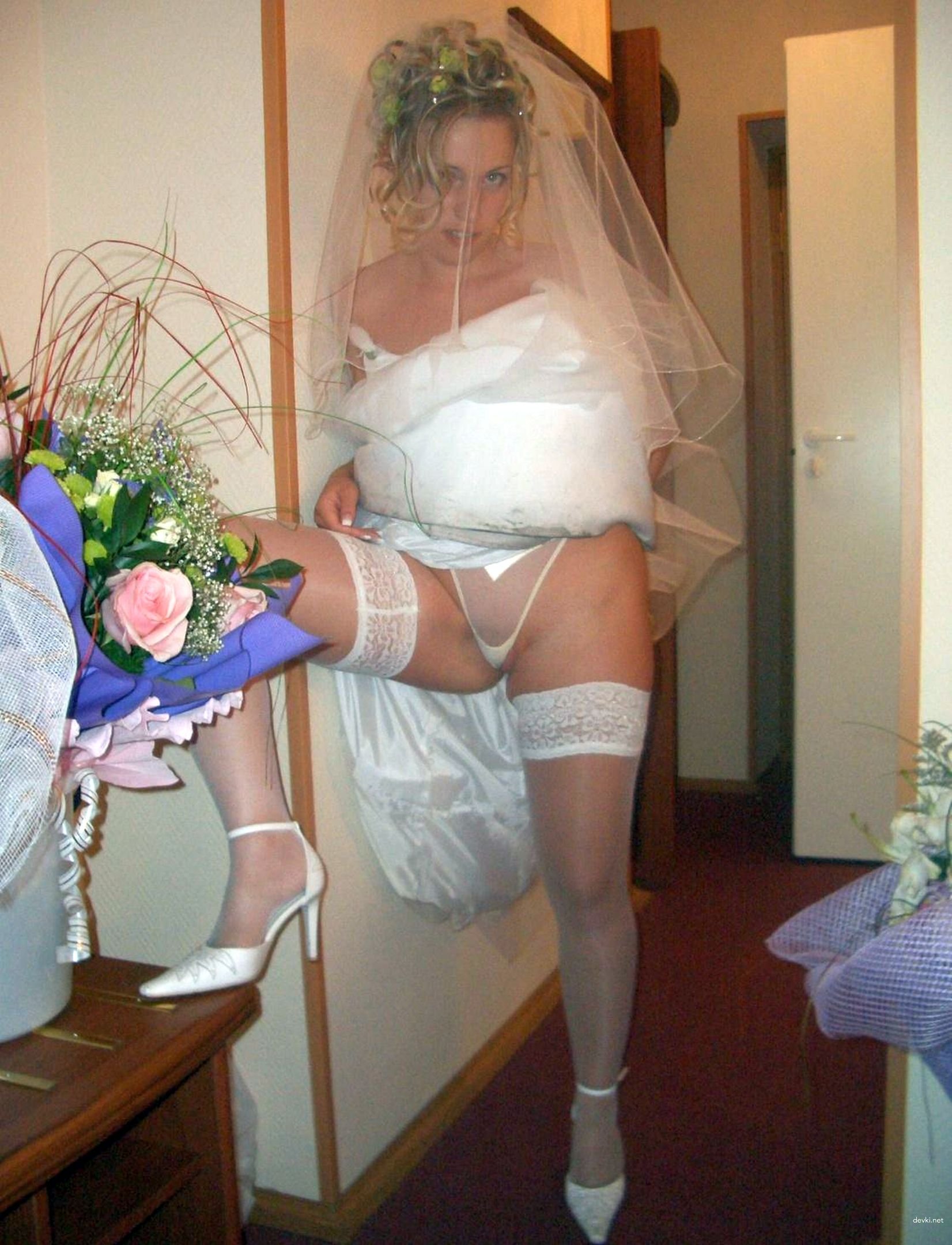 Hot woman reminisces youth - explicit amateur photo