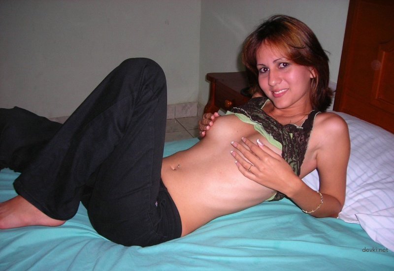 Sweet Bitch Masturbates Pussy - Explicit Solo Play Porn