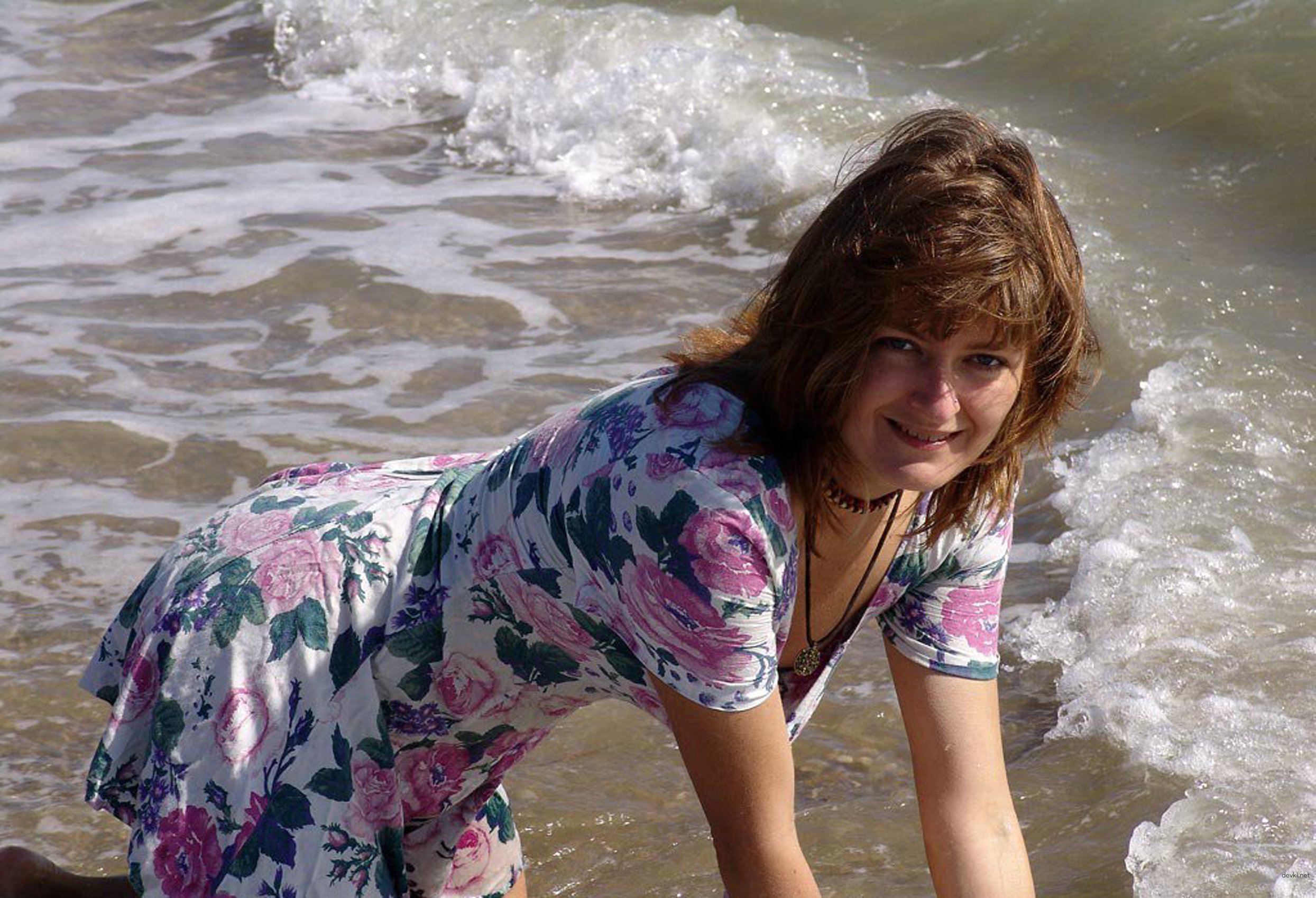 Explicit Beach Strip Tease: Amateur Girl Undressing