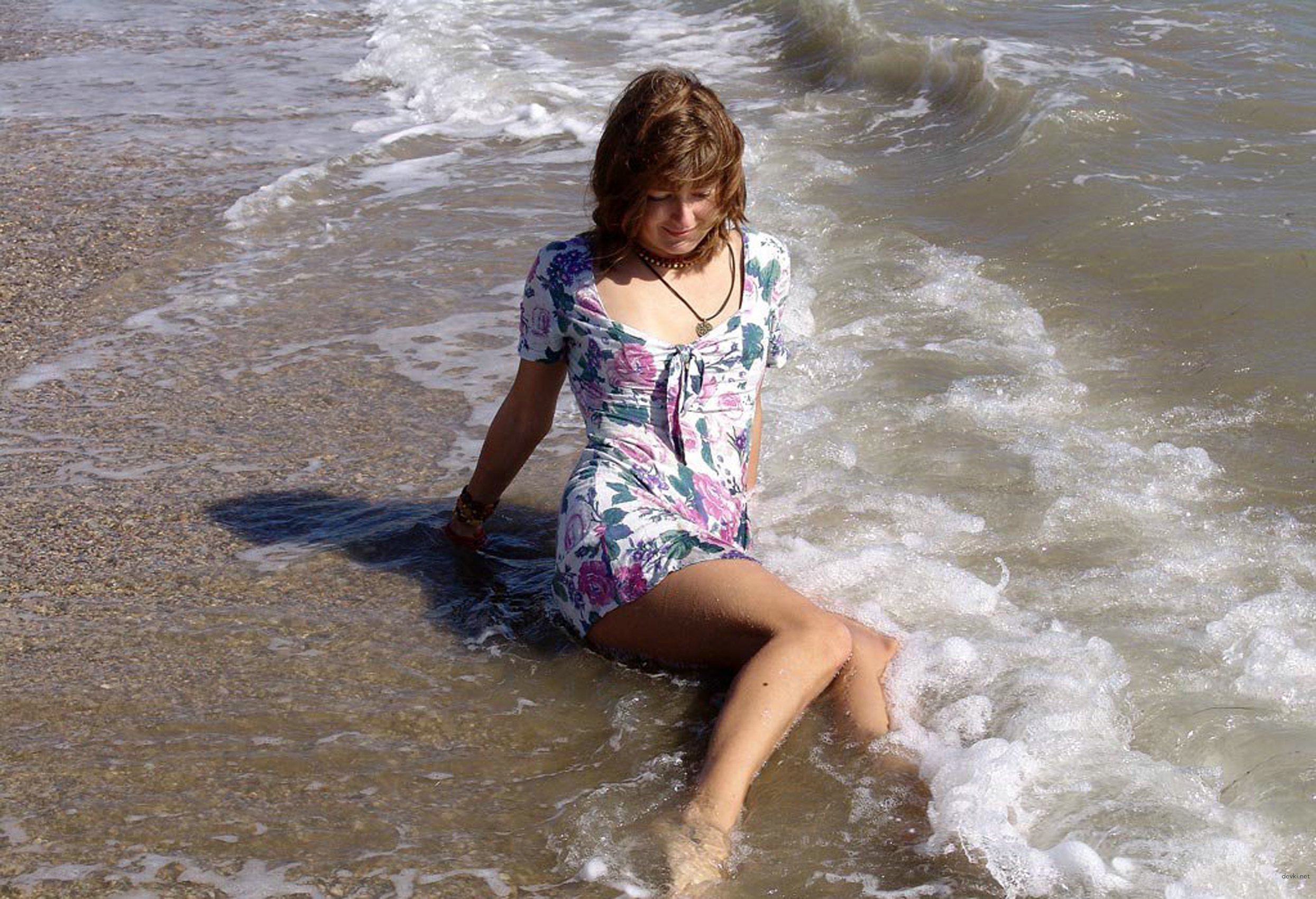 Explicit Beach Strip Tease: Amateur Girl Undressing