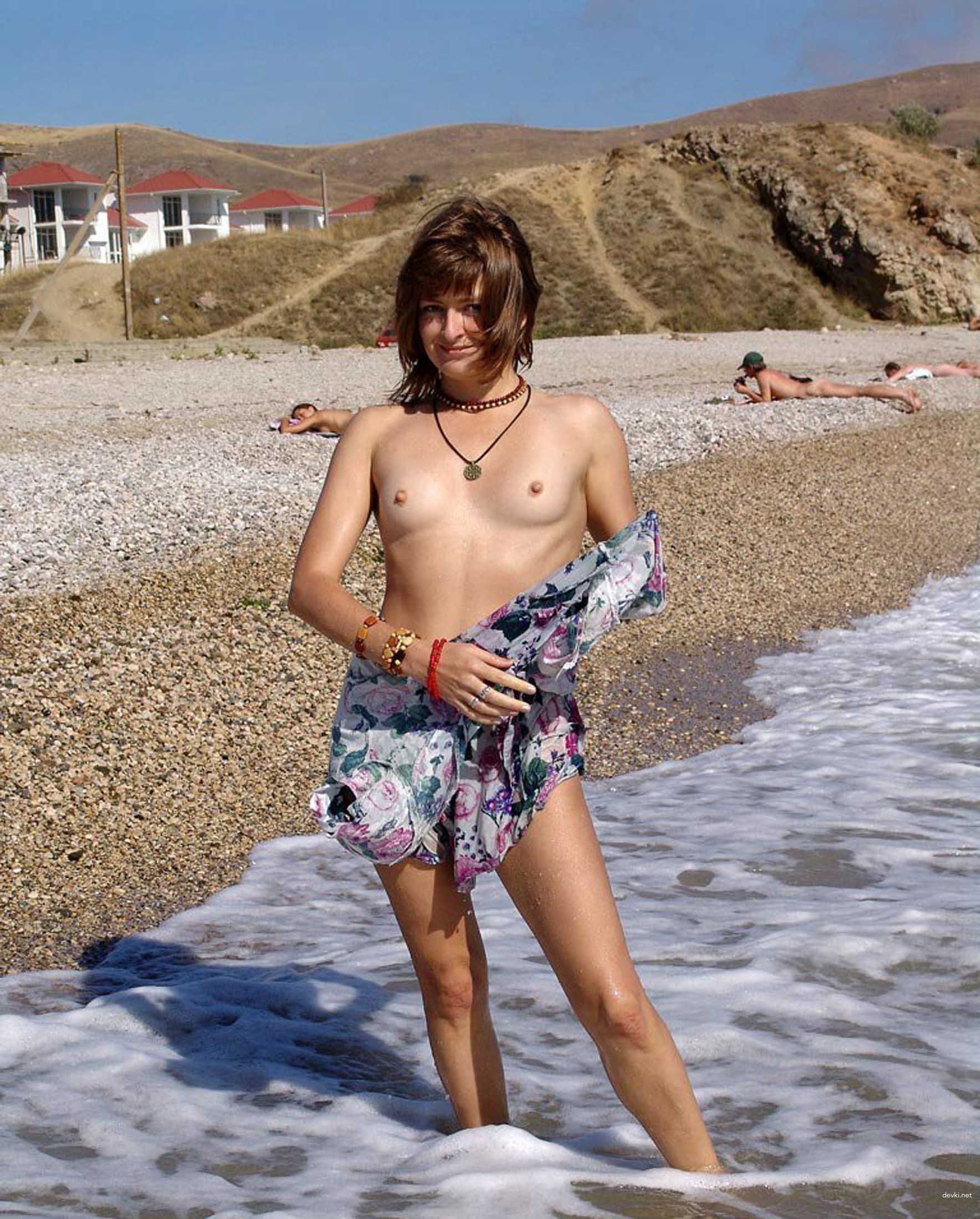 Explicit Beach Strip Tease: Amateur Girl Undressing