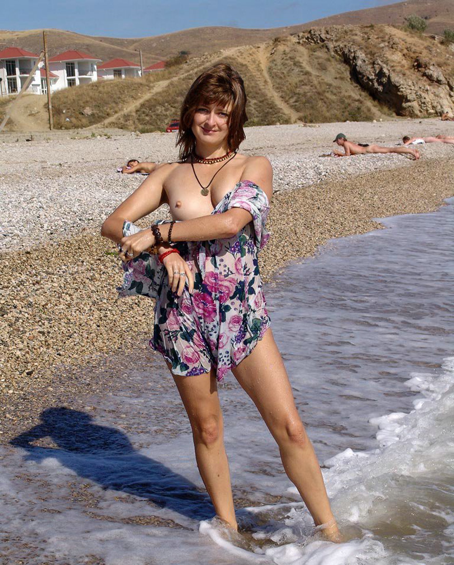 Explicit Beach Strip Tease: Amateur Girl Undressing