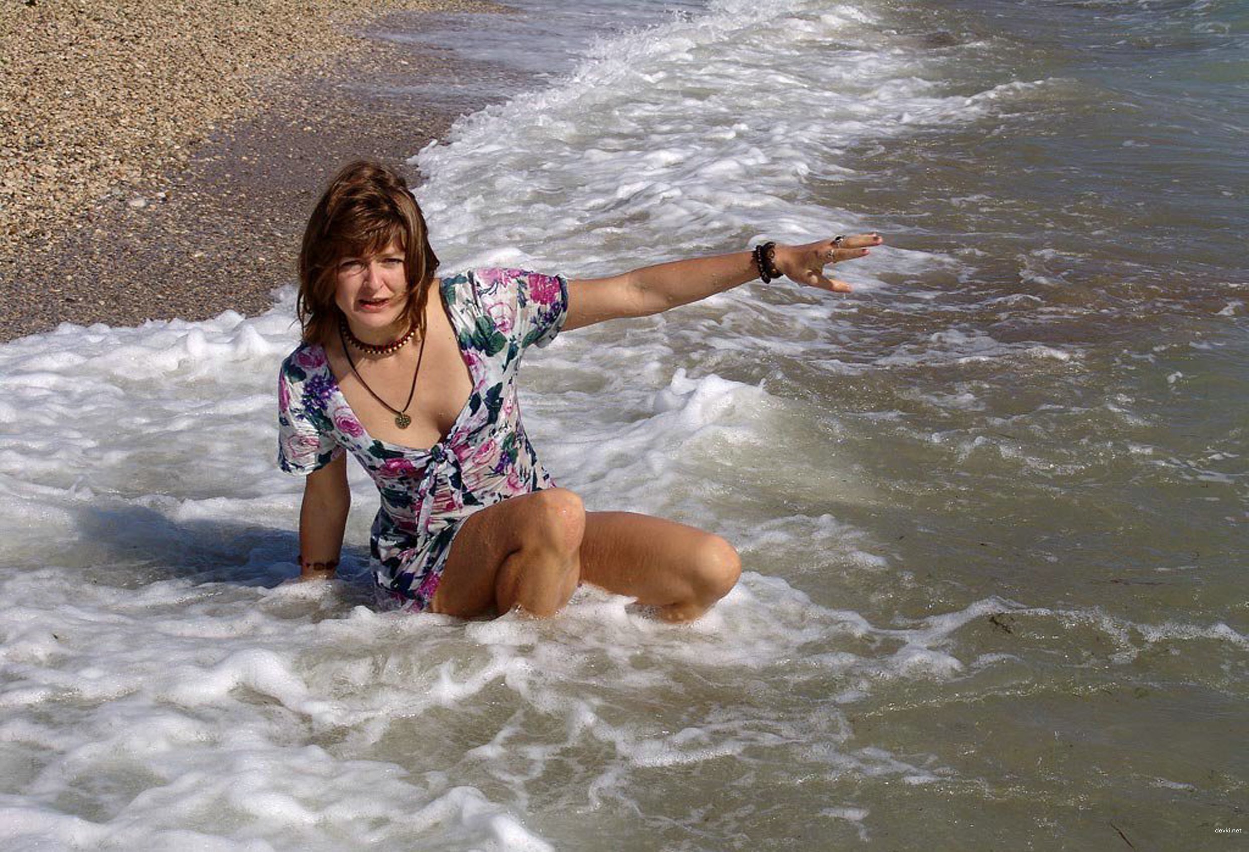 Explicit Beach Strip Tease: Amateur Girl Undressing