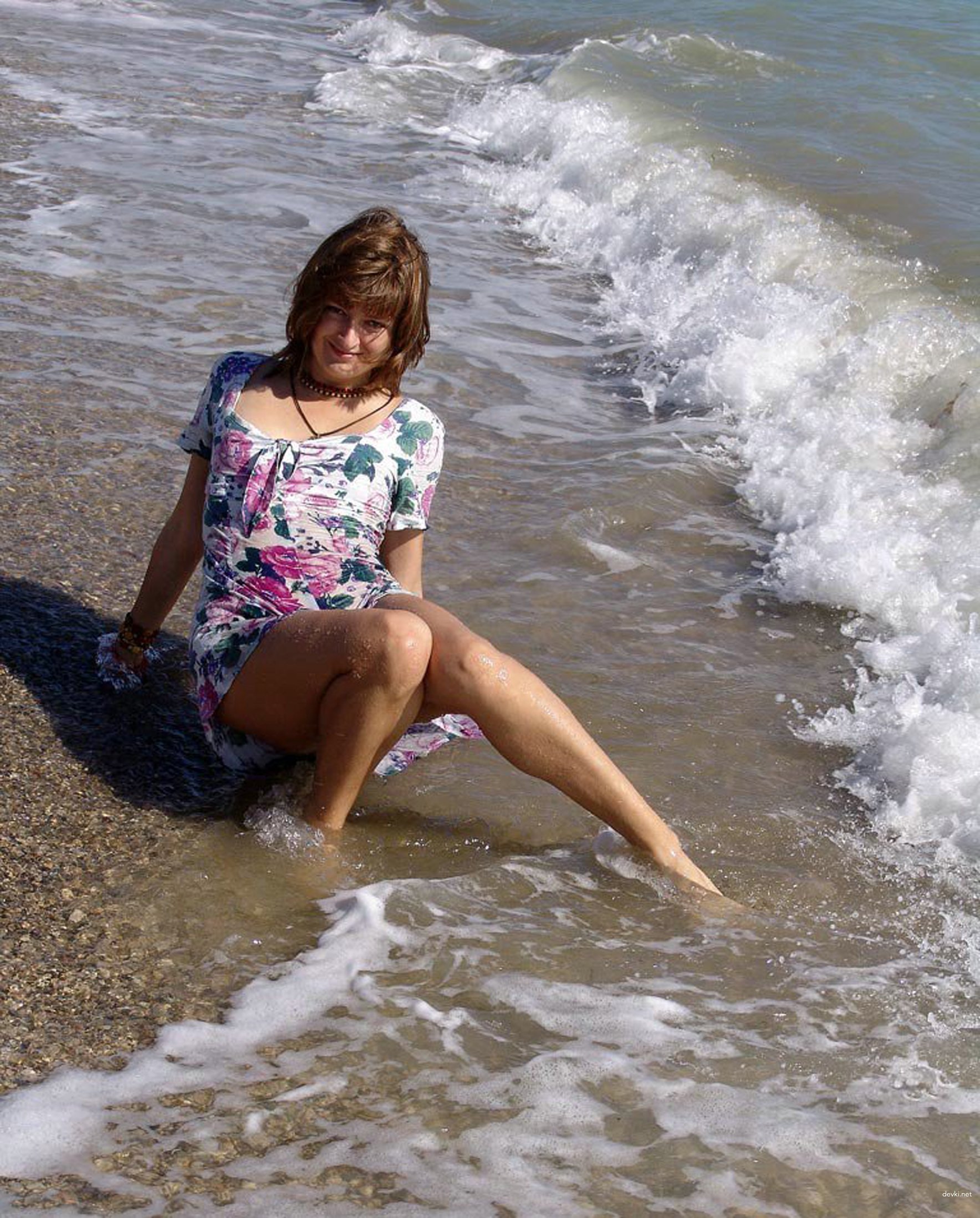 Explicit Beach Strip Tease: Amateur Girl Undressing