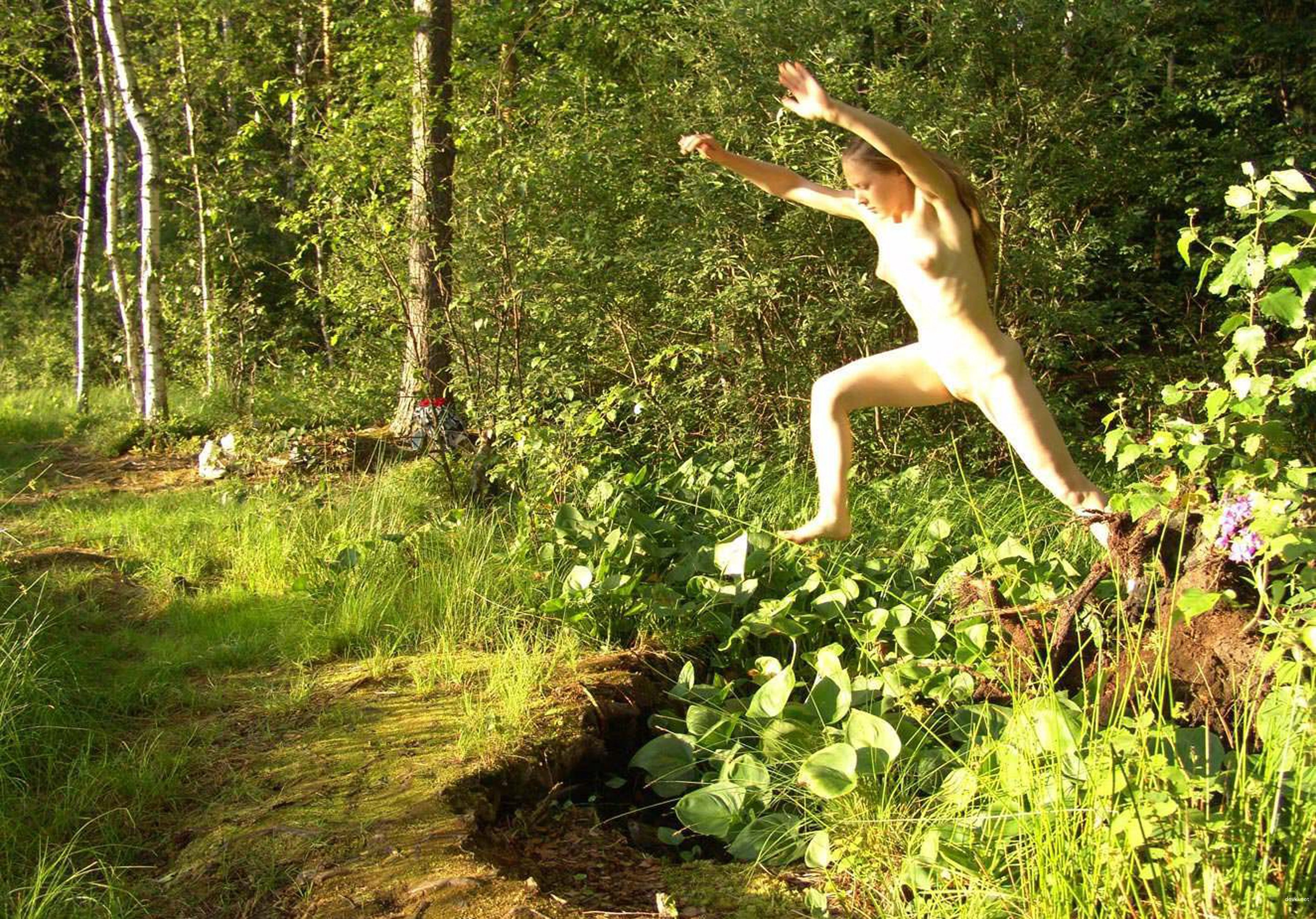 Girl stripping in nature - Part 4: Amateur photo with explicit nudity