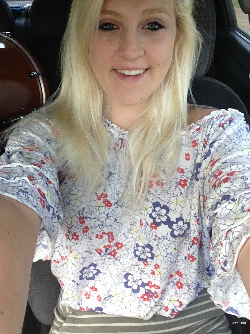 Amateur Blonde Selfie: Explicit Solo Photoshoot with Sexy Russian Girl