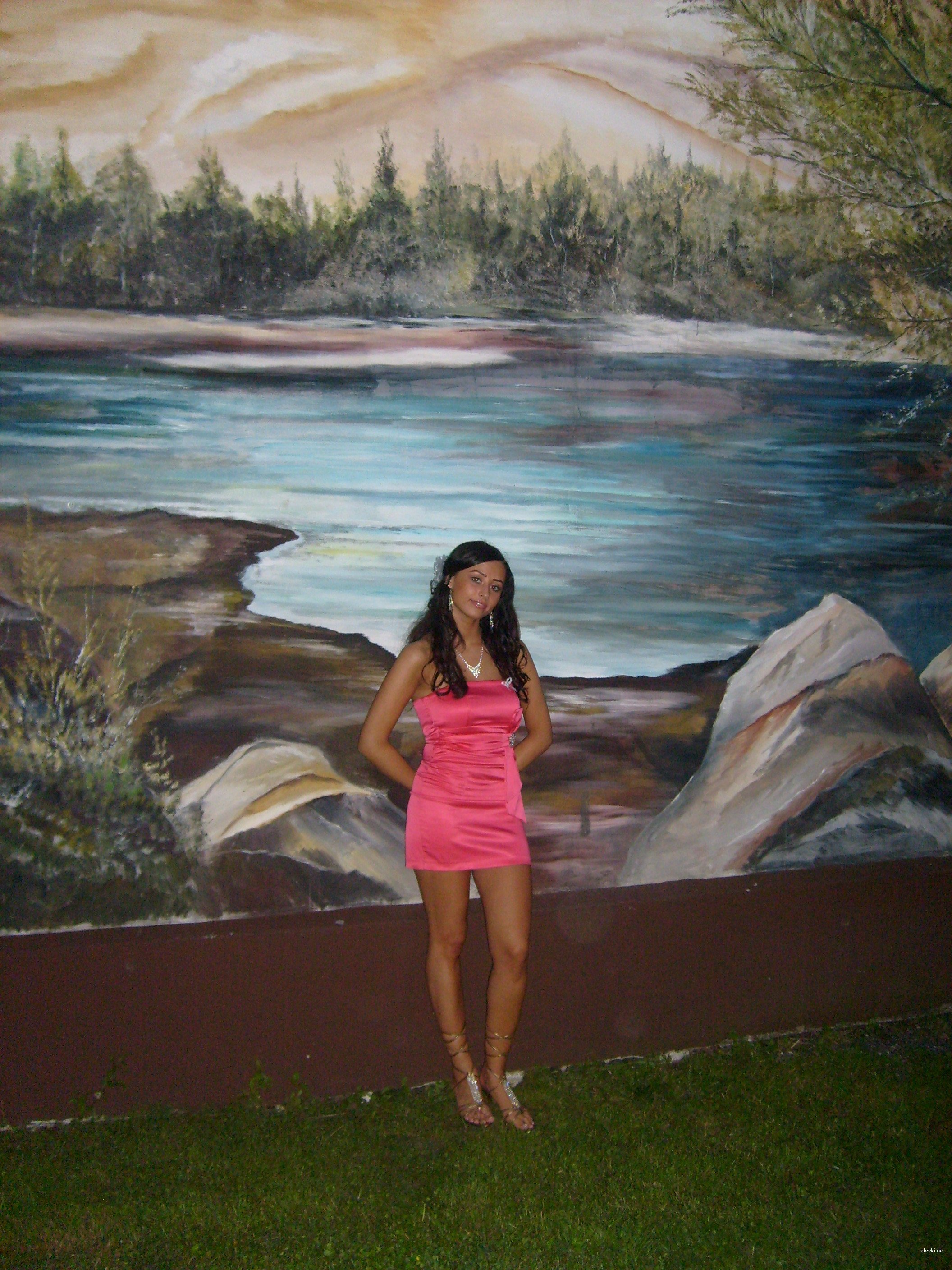 Seductive Teen Naked: Stunning Amateur Girl Exposed!