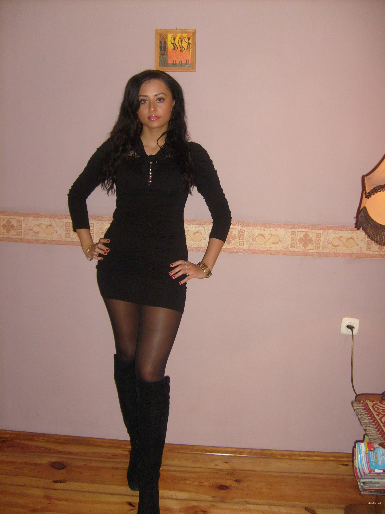 Seductive Teen Naked: Stunning Amateur Girl Exposed!