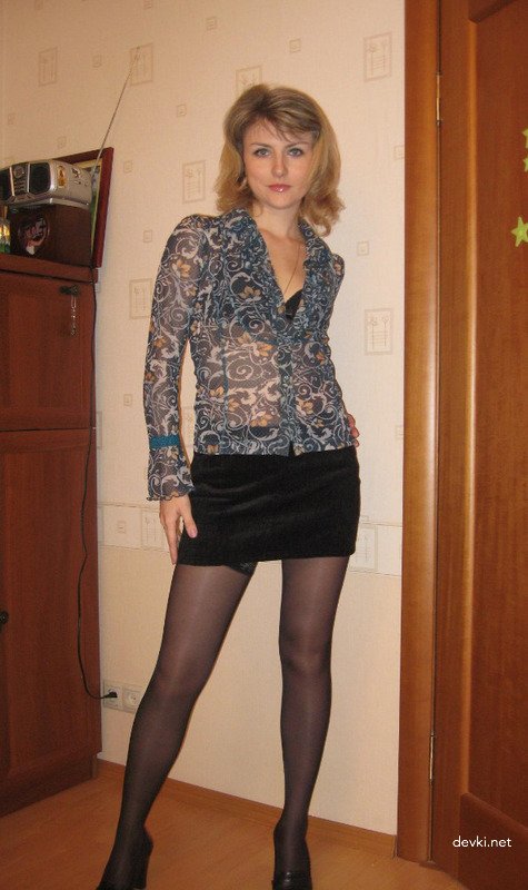 Hot Wife Strips Down After Work - Amateur Photo Collection