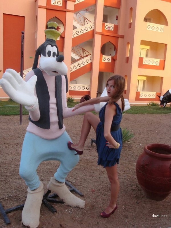 Sultry Amateur Girl Relaxing in Odessa - Explicit Beach Photo Shoot