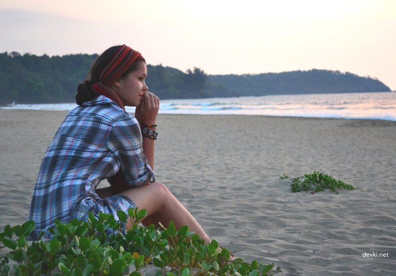 Young Girl Sells Body: Explicit Amateur Photo Shoot