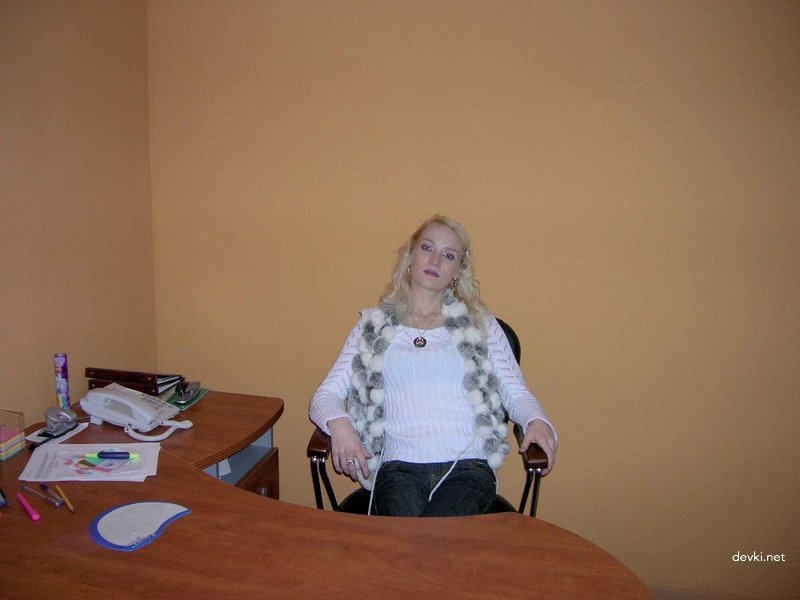 Raw Office Workday: Explicit Amateur Office Photo Shoot