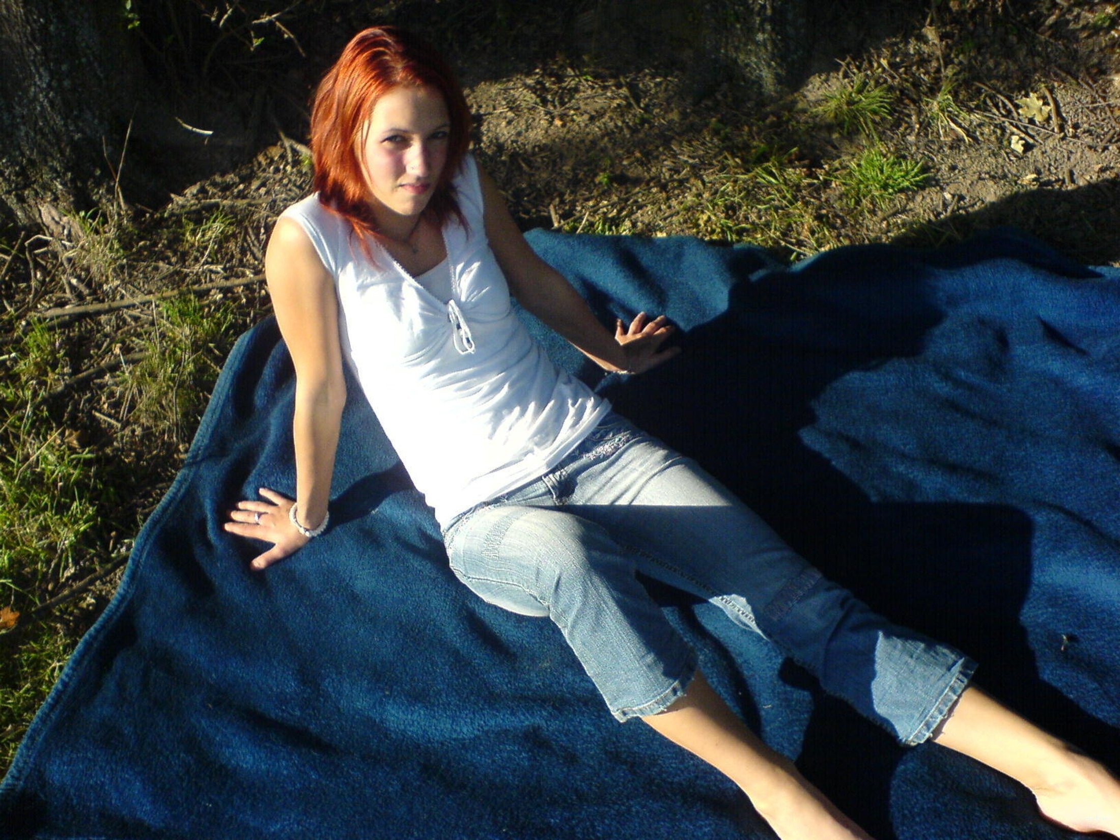 Explicit Outdoor Striptease and Selfies: Amateur Girl Undressing in Nature