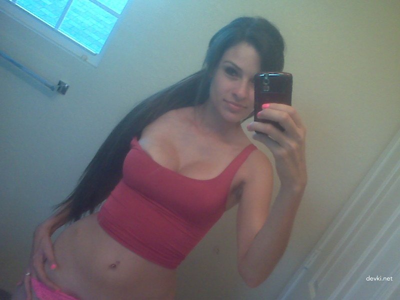 Amateur Mirror Selfie Photo Shoot with Explicit Poses