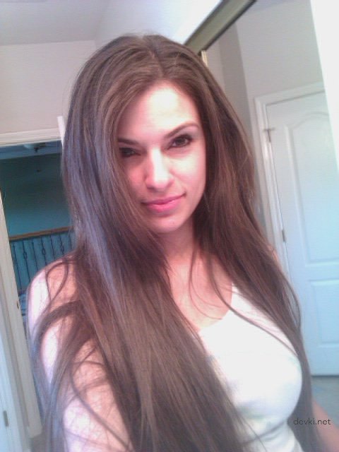 Amateur Mirror Selfie Photo Shoot with Explicit Poses