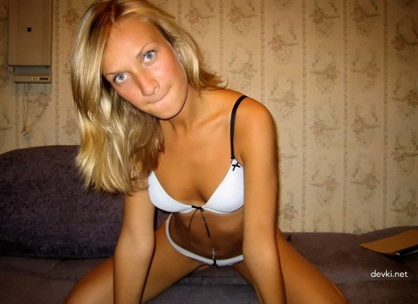 Seductive Girl in Lingerie Flaunts Hot Body - Amateur Photo