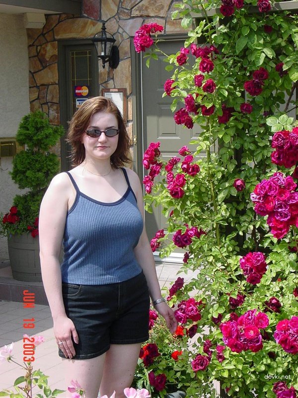 Amateur Full-Figured Wife Nude Pics: Explicit Photos of Curvy Woman